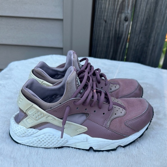 Nike Women's Air Huarache Run 634835-203 Running Shoes Sneakers Size 9 - Picture 1 of 6